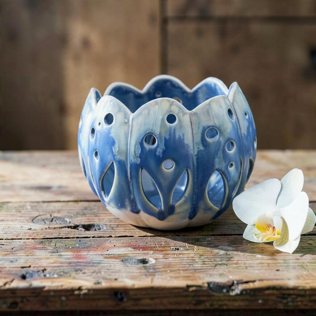 Porcelain orchid pot - Polka Petal
