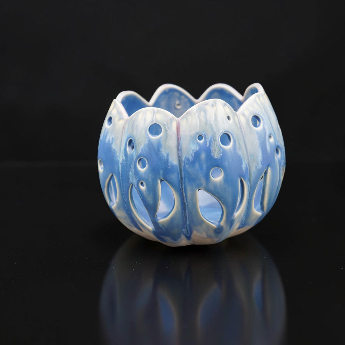 Porcelain orchid pot - Polka Petal