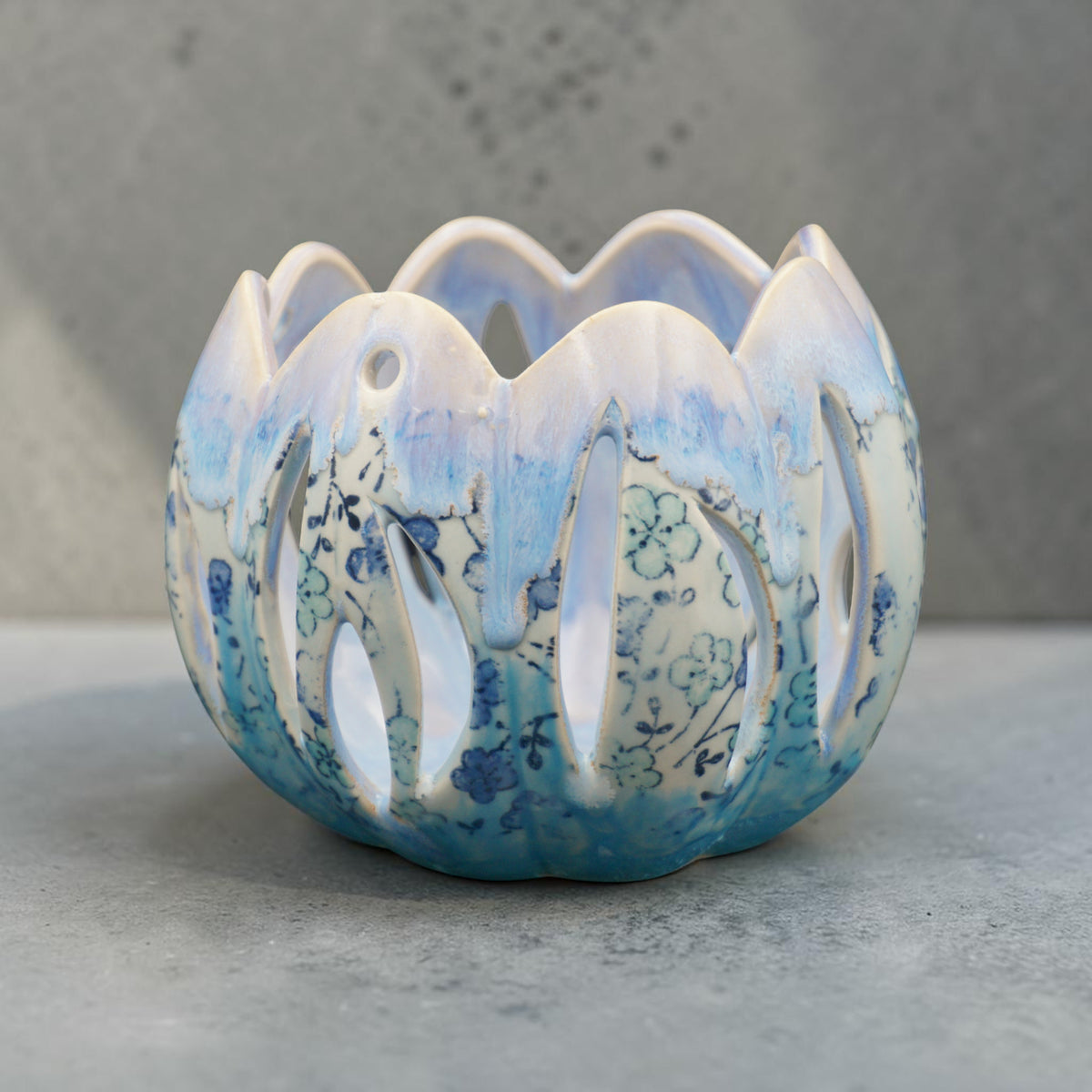 Porcelain orchid pot - Secret Garden