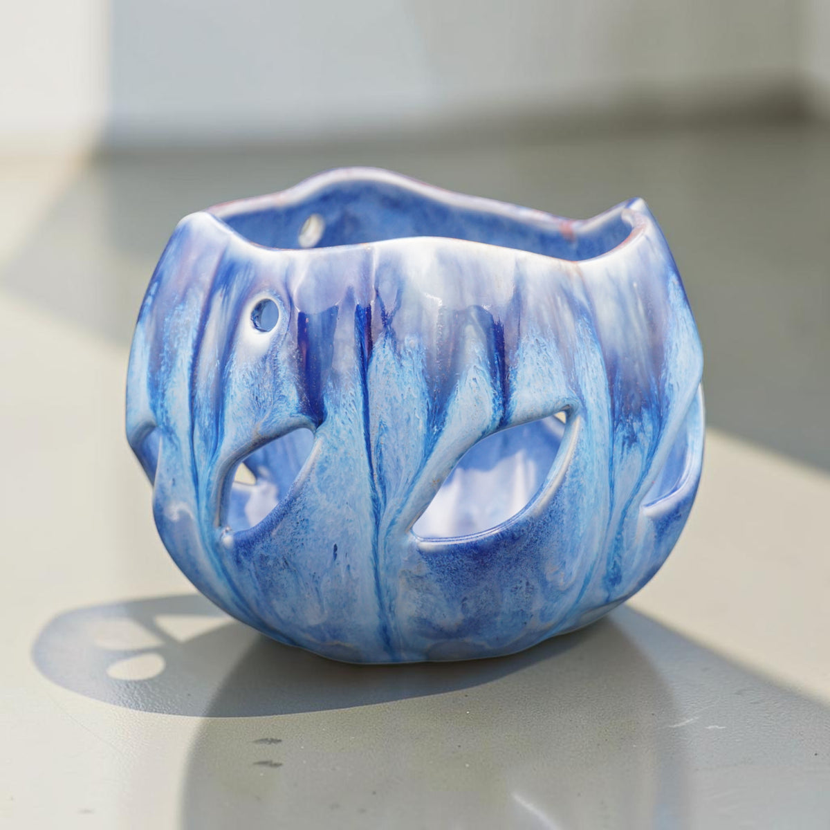 Porcelain orchid pot - Celadon Garden