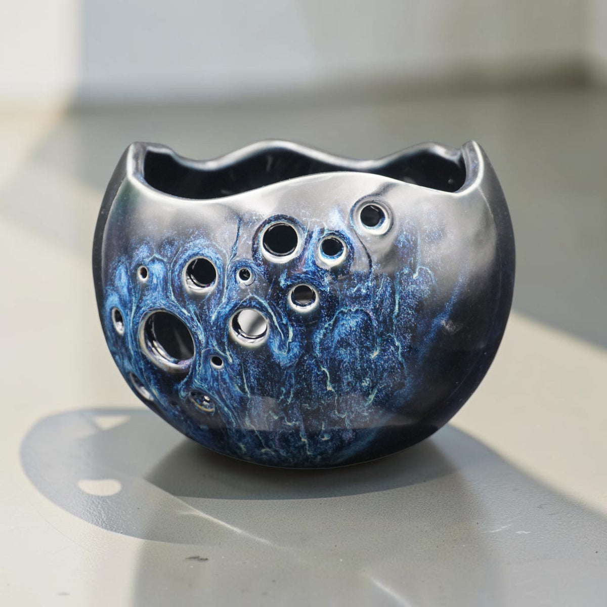 Porcelain orchid pot - Moss & Moon