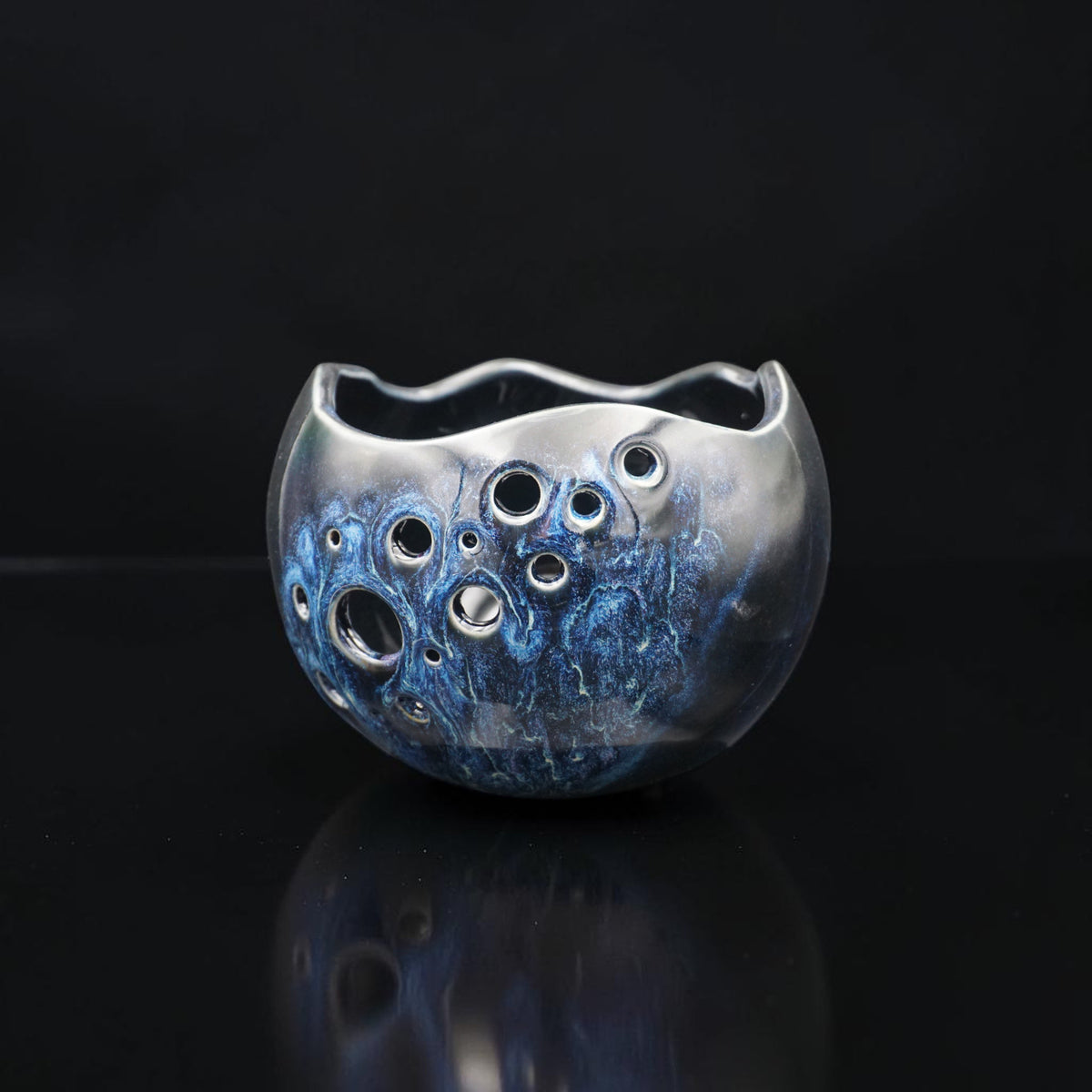 Porcelain orchid pot - Moss & Moon