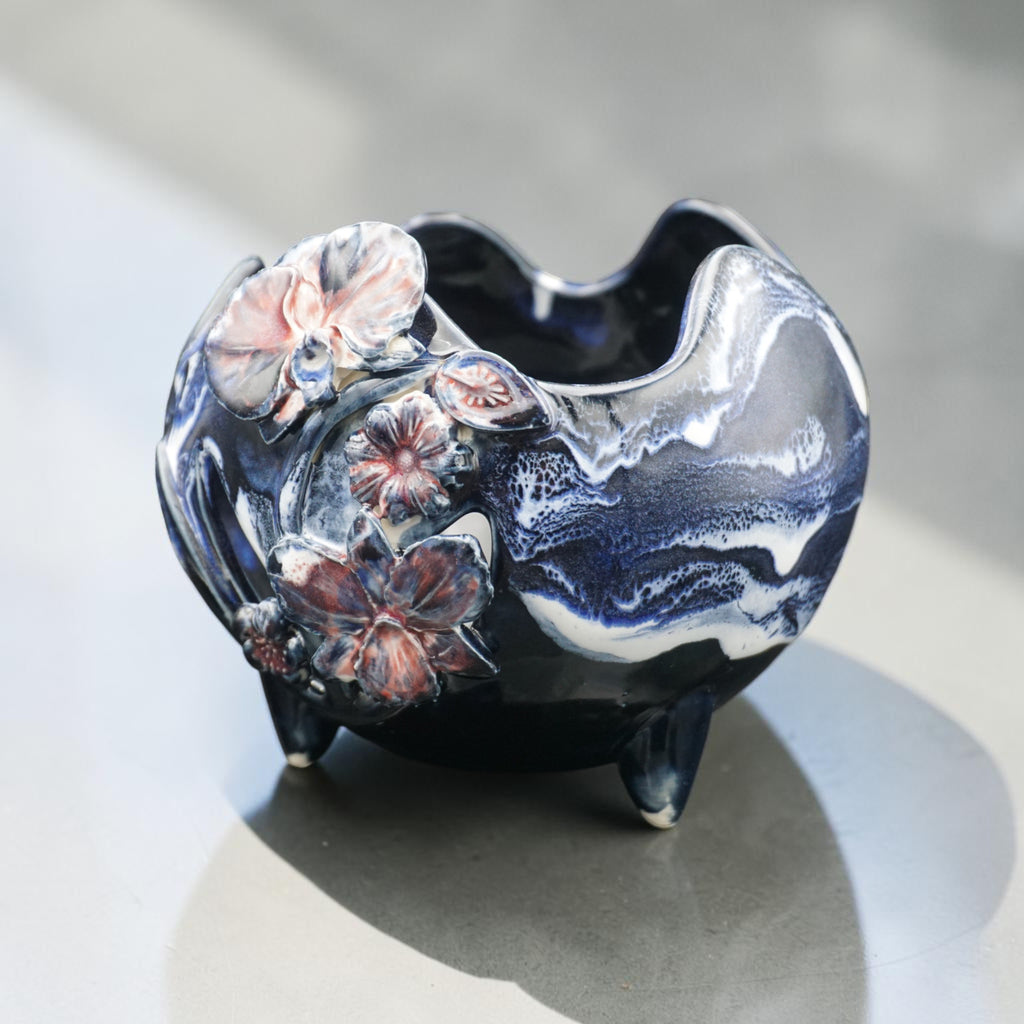 Retro porcelain orchid pot - Flower Power