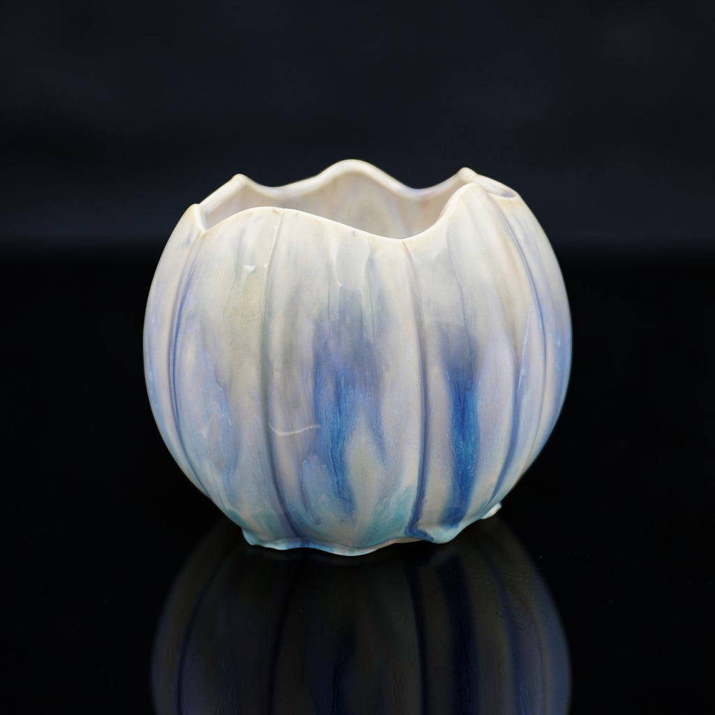 Porcelain vase - seconds