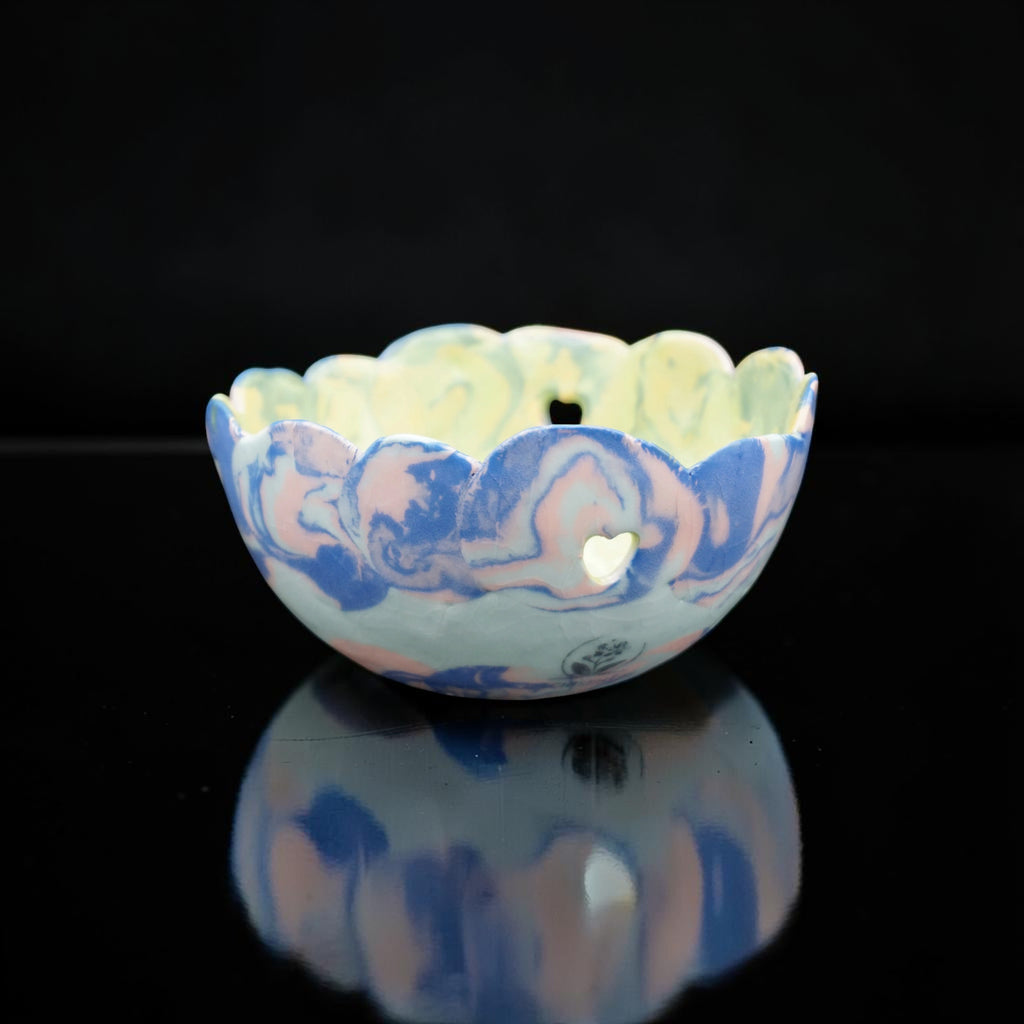 Shallow porcelain pot for mini cattleya and dendrobium orchids